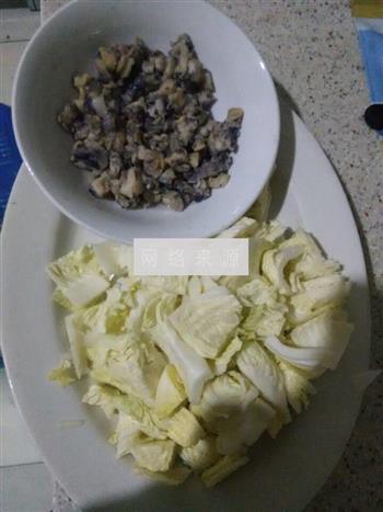 海螺炒大白菜的做法步骤1