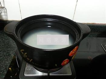 鲜虾土鸡砂锅粥的做法步骤1
