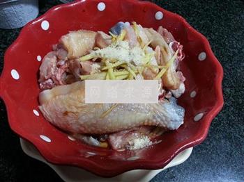 鲜虾土鸡砂锅粥的做法图解2