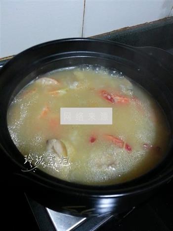 鲜虾土鸡砂锅粥的做法步骤5