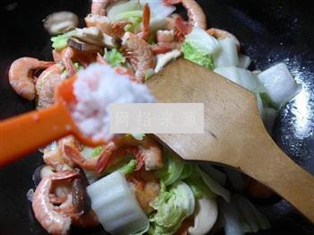 香菇白菜炒海虾的做法图解6