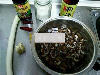 油爆香螺的做法步骤1