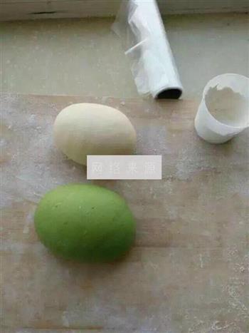 翡翠白菜水饺的做法步骤3