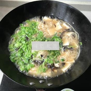 生菜豆腐汤面的做法图解12
