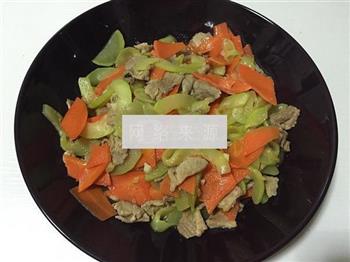 西葫芦胡萝卜炒肉的做法步骤8