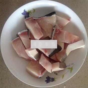 蚝油焖海甘鱼的做法图解2