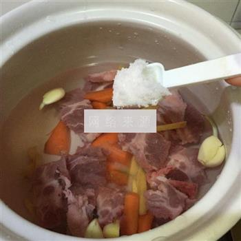 萝卜排骨汤的做法步骤3