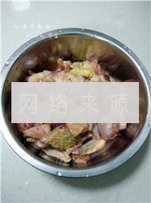 红枣参鸡汤的做法步骤1