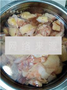 红枣参鸡汤的做法步骤2