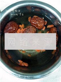 红枣参鸡汤的做法步骤3