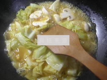 咖喱蘑菇圆白菜的做法图解4