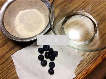 蓝莓天然酵母黑面包的做法图解1