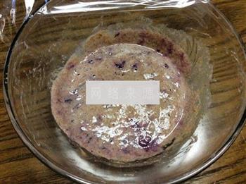 蓝莓天然酵母黑面包的做法步骤6