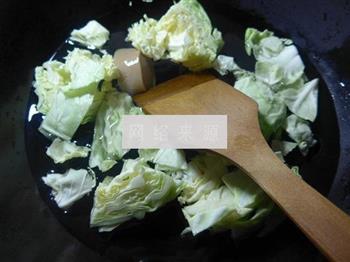 香菇圆白菜面疙瘩的做法步骤3