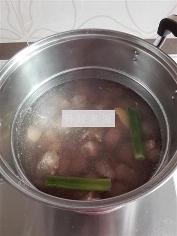 南瓜牛肉汤的做法图解2