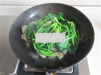 菠菜烩鱼丸的做法步骤6