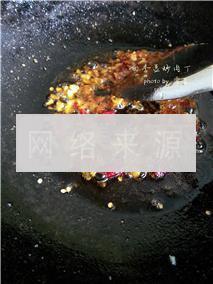 四季豆炒肉丁的做法步骤5
