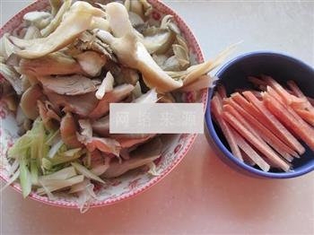 鲜美肉丝蘑菇汤的做法步骤2