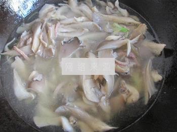 鲜美肉丝蘑菇汤的做法图解6