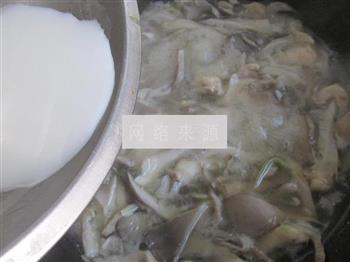 鲜美肉丝蘑菇汤的做法步骤7