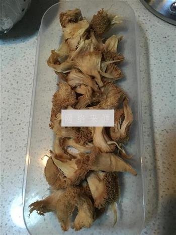 菠萝咕噜猴头菇的做法图解2