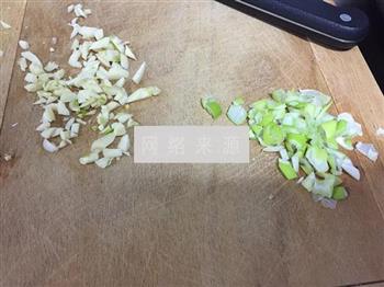 柿子椒炒土豆片的做法图解3