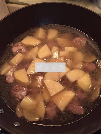 土豆排骨汤的做法步骤3