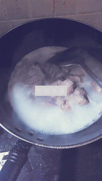 冬吃萝卜排骨汤的做法步骤1