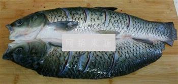 平锅草鱼的做法步骤1