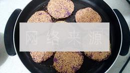 芝麻紫薯饼的做法图解7