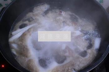 排骨海鲜豆腐汤的做法图解4