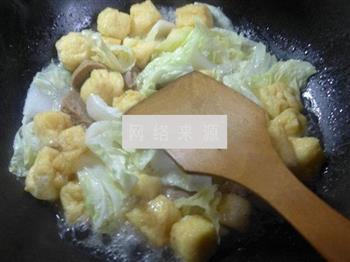 牛筋丸油豆腐煮白菜的做法步骤5