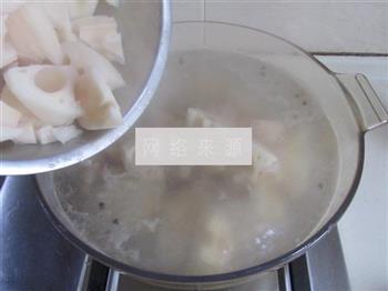 蹄花莲藕汤的做法步骤7