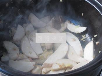 金蚝鲜味砂锅煲的做法图解7