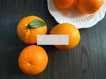 鲜榨橙汁的做法图解1