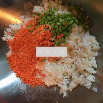 彩色炒饭的做法步骤8