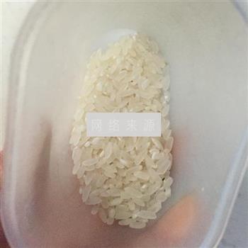 冬日养生小米粥的做法步骤1