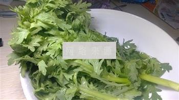 麻油淋茼蒿的做法图解1