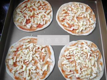 迷你培根鹌鹑蛋披萨的做法步骤7