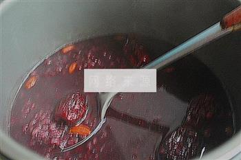 红豆红枣枸杞黑米粥的做法步骤6