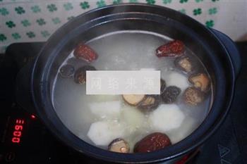 香菇山药排骨养生汤的做法步骤10