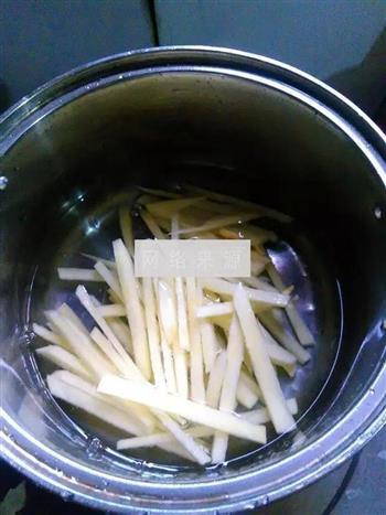 双椒炒土豆条的做法图解5