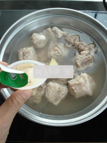 浓香骨汤豆腐火锅的做法步骤4