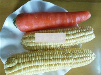 胡萝卜玉米大骨汤的做法步骤2