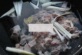 补肾黑豆羊肉汤的做法步骤3