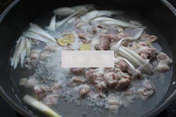 补肾黑豆羊肉汤的做法步骤4