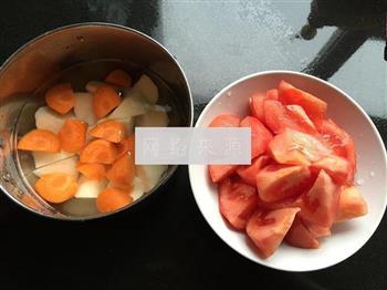 西红柿土豆牛腩煲的做法步骤5