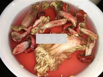 红菇老母鸡汤的做法步骤3