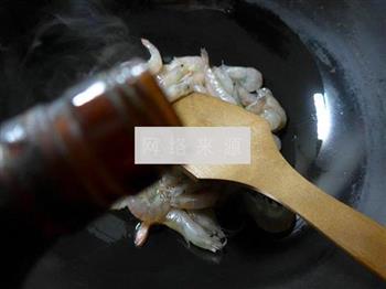 江白虾炒菠菜的做法图解3