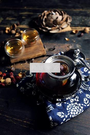 红枣桂圆枸杞茶的做法图解3